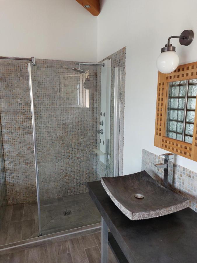 Beautiful Villa With A Stunning View Roujan Exterior foto